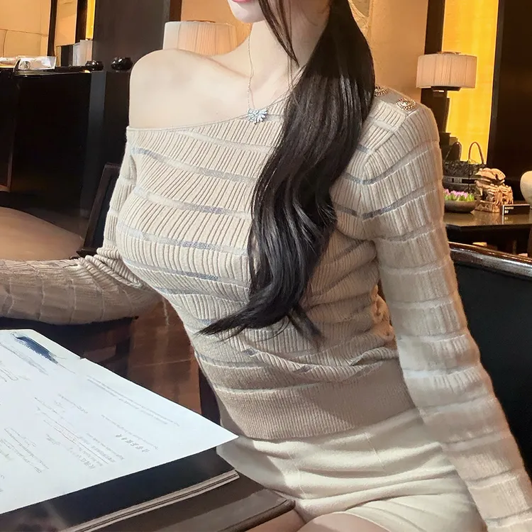 【茶艺小巴】茶系显胸打底 纯欲纱纱拼接针织斜肩条纹上衣打底衫