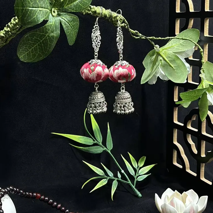 苗族刺绣/手工刺绣/灯笼耳环