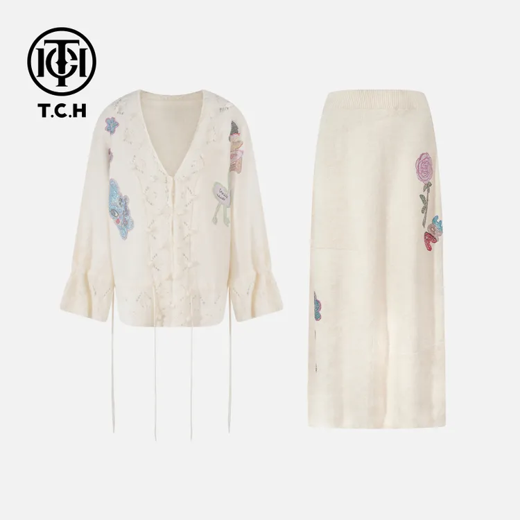 TCH私服秋款慵懒风烫钻时尚淑女米色套装女T75C07E5039轻奢tch