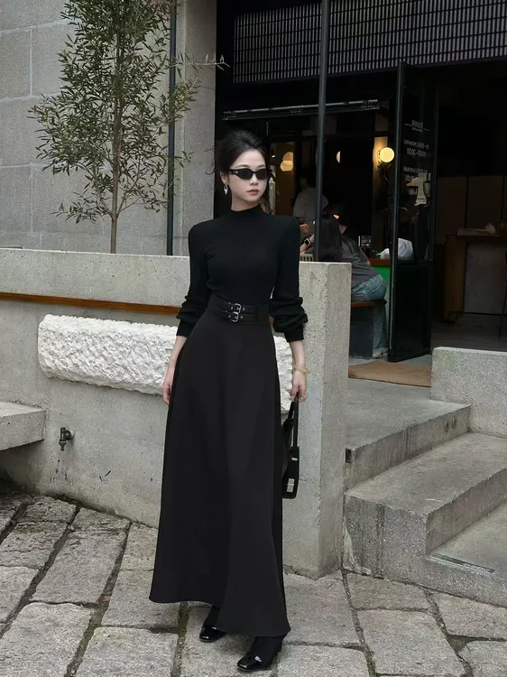 秋冬新款黑色假两件裙子女赫本风长袖拼接显瘦收腰连衣裙