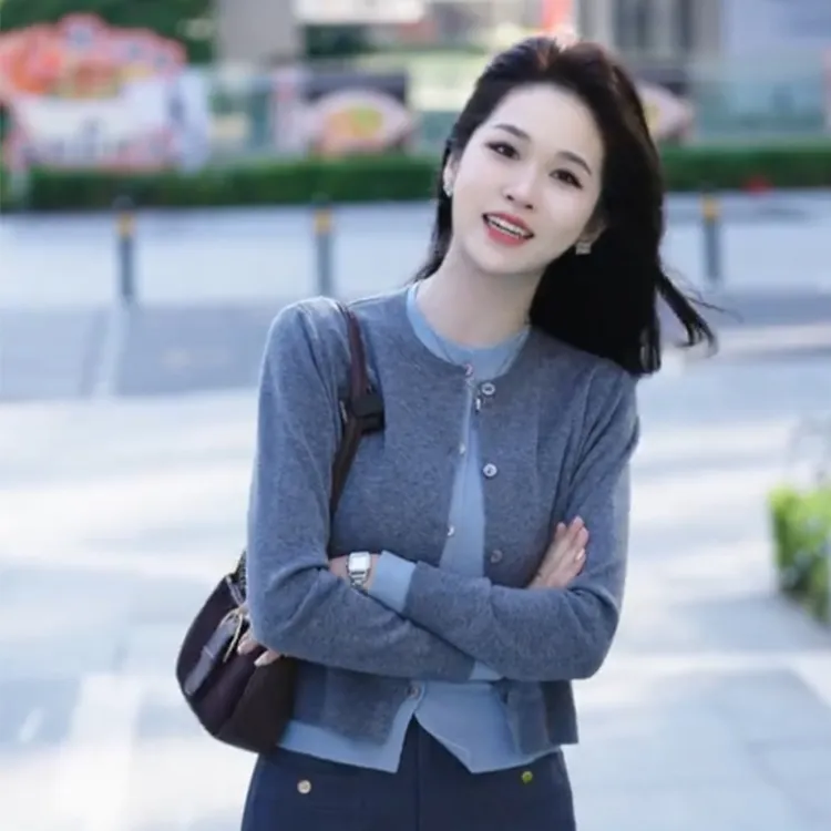 韩系chic高级感假两件灰色针织衫女秋冬季2025新款小个子开衫外套
