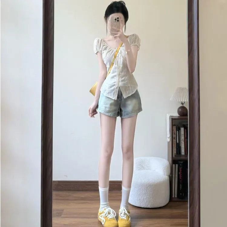 夏季薄款女套装法式气质小个子V领蕾丝拼接泡泡袖衬衫+短裤两件套