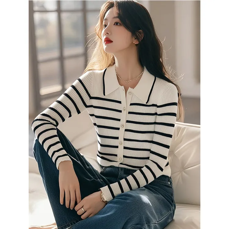 高级感2025春季新款时尚小众气质长袖撞色黑白条纹polo领开衫上衣