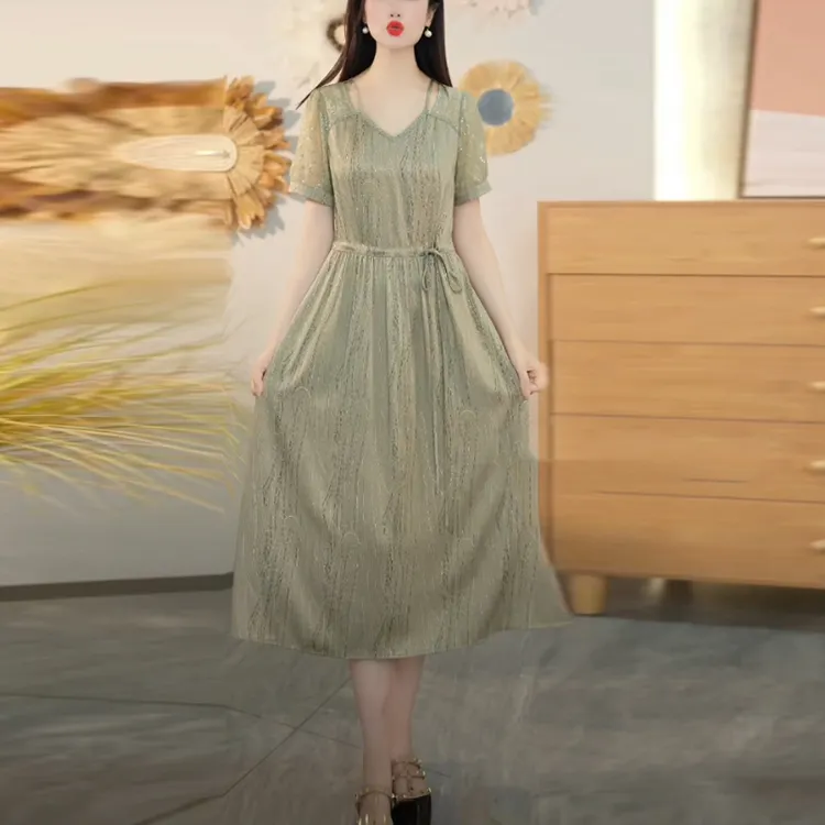 冰丝缎温婉大方衣服2025夏季新款时尚轻奢洋气质收腰显瘦连衣裙子