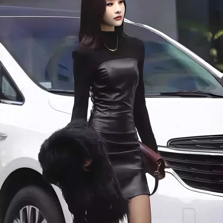 御姐轻熟风拼接皮裙连衣裙女2025秋冬新款气质感收腰包臀显瘦短裙