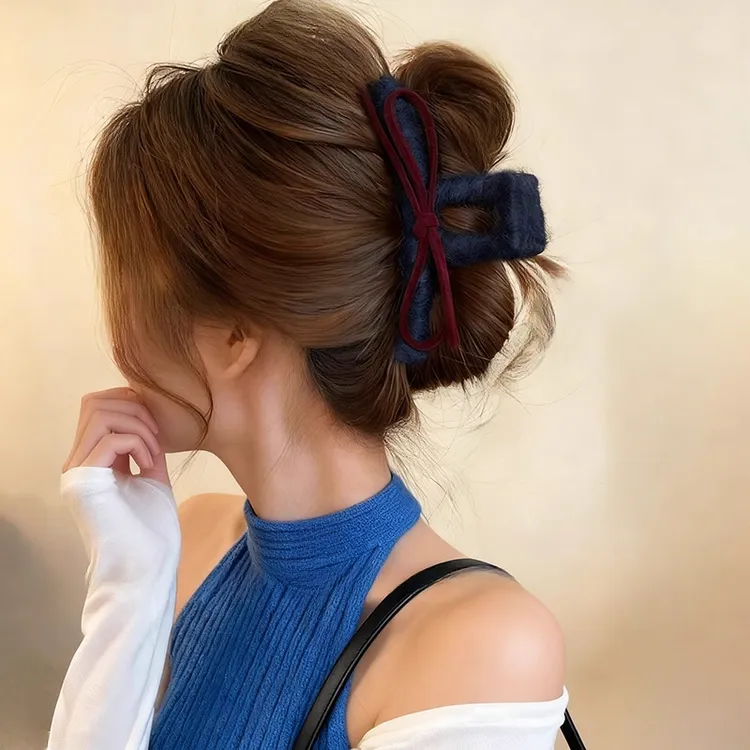 秋冬高级感毛绒蝴蝶结抓夹女后脑勺大号鲨鱼夹撞色百搭发夹盘发饰