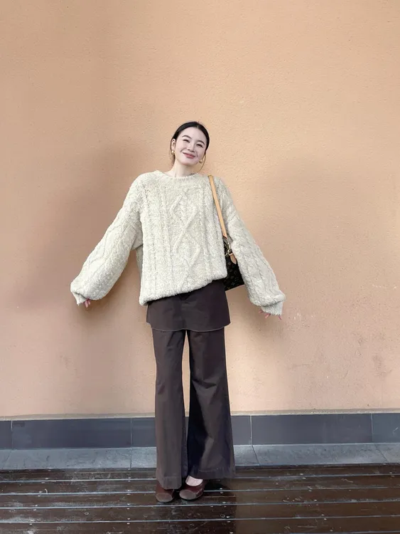 2025秋季新款松弛感绞花圆领针织上衣慵懒毛衣假两件屁帘直筒裤