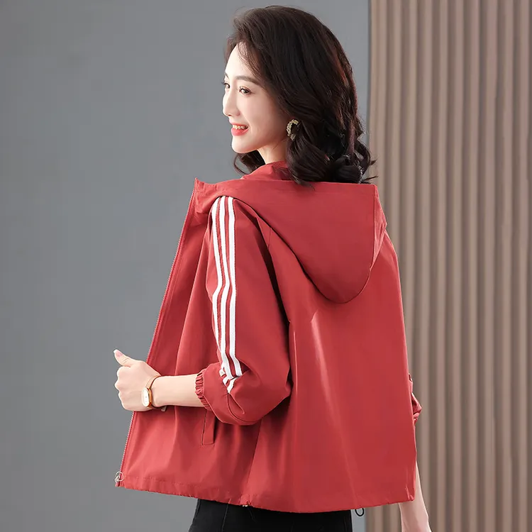 宽松型韩版女式2025春款三防短外套连帽女春秋短款常规款洋气女装