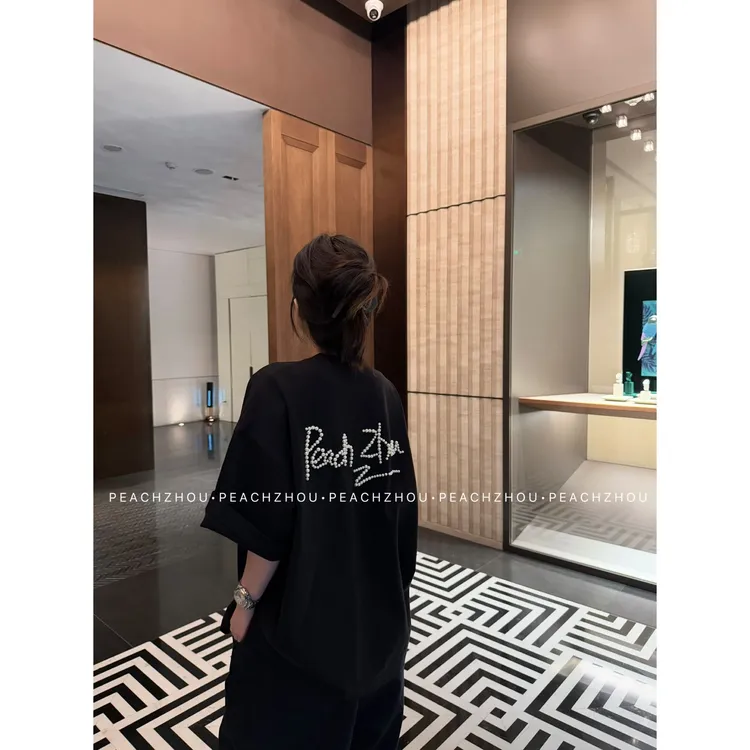 『PEACHZHOU』徽标珍珠钉珠宽松圆领阔版短袖休闲百搭慵懒中性T恤女