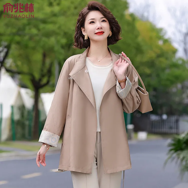 俞兆林中年妈妈春装洋气风衣外套中老年人女装春秋大衣贵夫人上衣