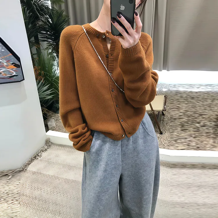 气质小香风针织衫女圆领高级感上衣早秋穿搭宽松软糯毛衣开衫外套