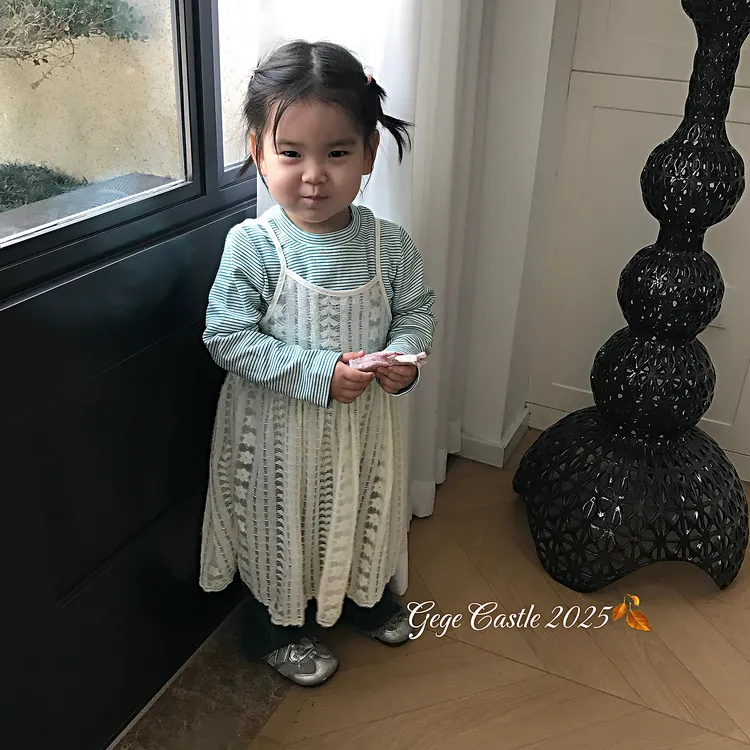 韩版童装2025秋季新款女童条纹打底衫蕾丝罩衫牛仔喇叭裤三件套潮