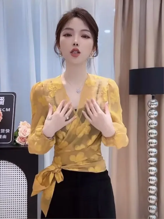 法式V领提花绑带褶皱衬衫女夏新款气质修身显瘦长袖别致防晒上衣