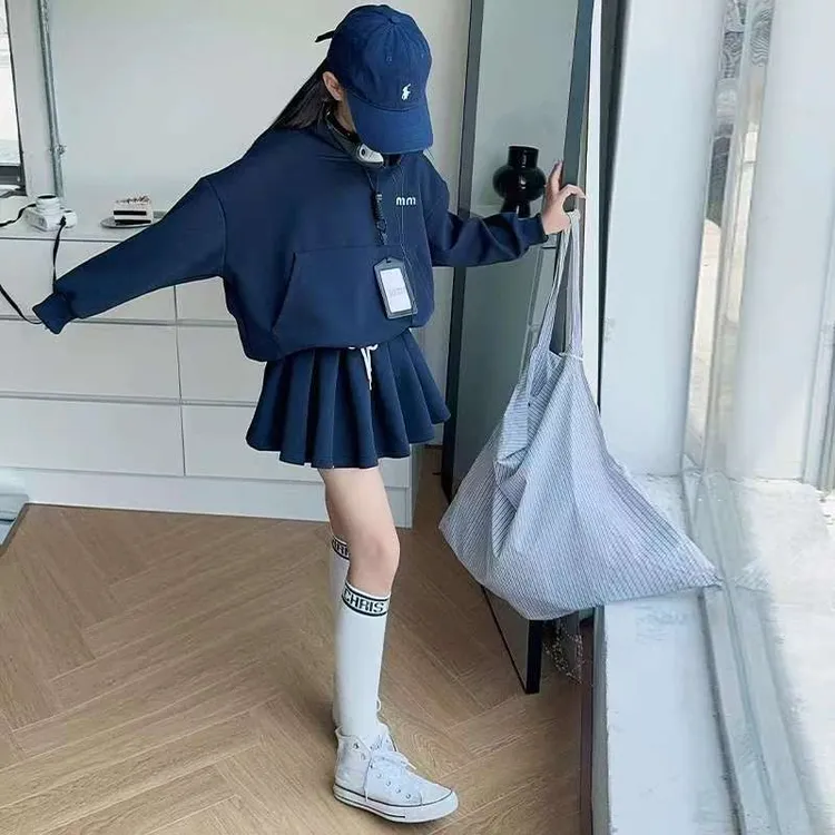 女童运动风春秋套装2025新款儿童纯色长袖卫衣中大童百褶裙两件套