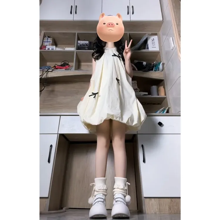 设计感连衣裙女2025夏季新款法式气质蝴蝶结圆领无袖宽松花苞裙子