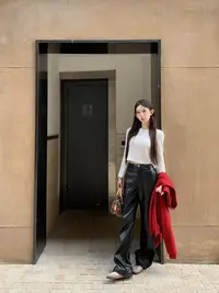 梦梦 MENGMENG｛新款显瘦辣妹休闲百搭直筒皮裤}