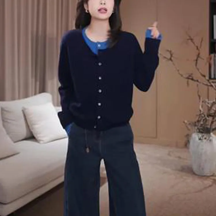 韩系高级设计感撞色拼接圆领针织开衫女秋冬季时尚假两件毛衣外套