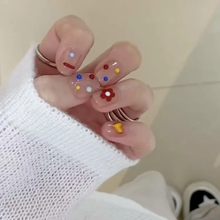网红花朵爱心设计甜美风假指甲片高级感美甲贴片穿戴甲短款ins