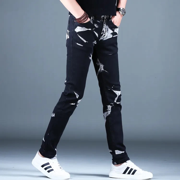 欧货牛仔裤男2025秋冬款扎染印花潮流帅气黑色修身高街小脚裤长裤