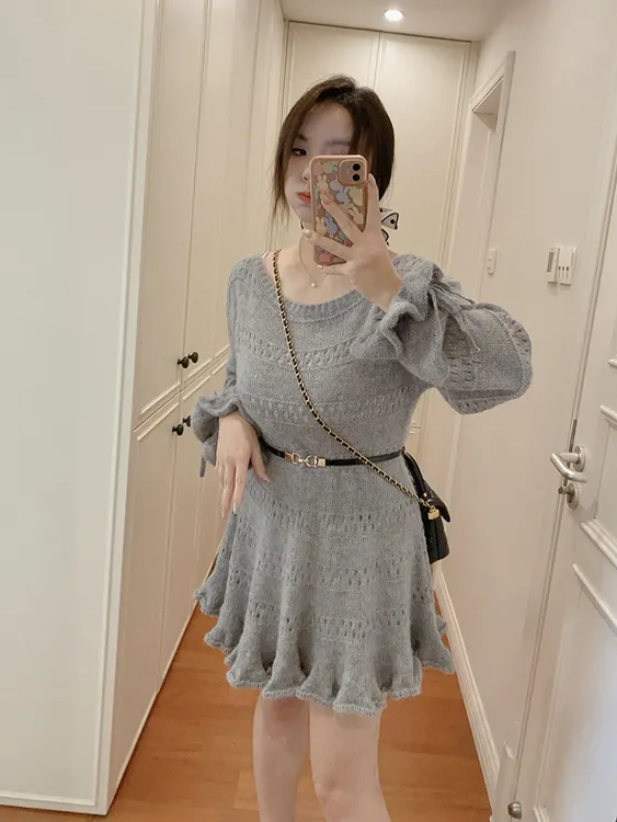 2025秋冬新品甜美日系清楚系荷叶边镂空钩花收腰显瘦针织连衣裙女
