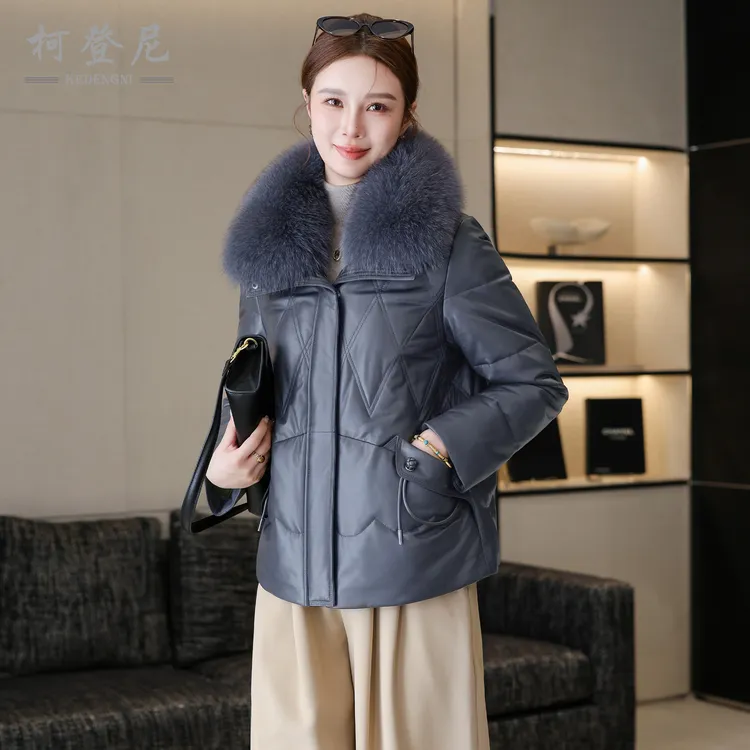 真皮羽绒服女2025冬季新款狐狸毛领宽松短款中年妈妈保暖高端外套