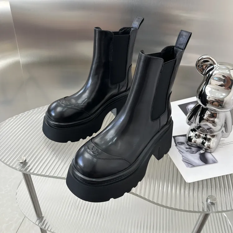 2025新款米奇头厚底切尔西靴黑色时尚中筒圆头百搭秋冬英伦风靴子