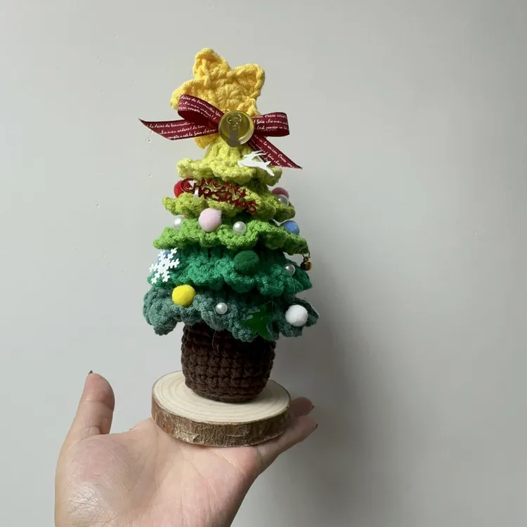 圣诞树手工钩织摆件