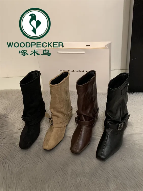 啄木鸟粗跟绒面美拉德短靴女2025秋冬新款显瘦配裙子中筒靴马丁靴
