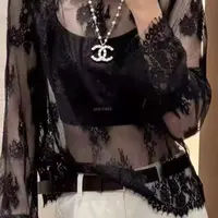 欧洲站2025秋季女圆领纯色蕾丝钩花微透时尚百搭长袖打底T恤