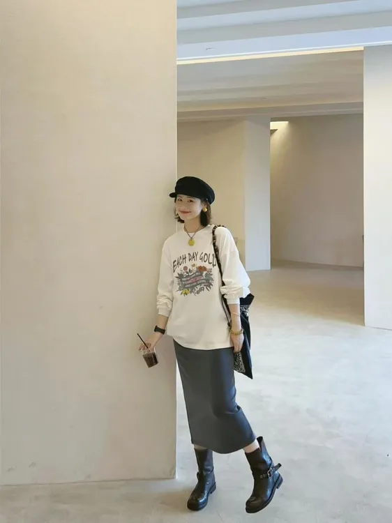 2025秋季新款花里蔬菜里手绘印花长袖女慵懒韩系宽松上衣百搭半裙