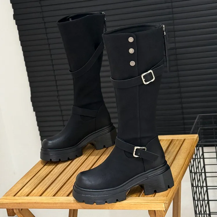 不过膝长筒靴女2025新款冬季薄绒粗跟7cm高筒靴网红皮带扣骑士靴