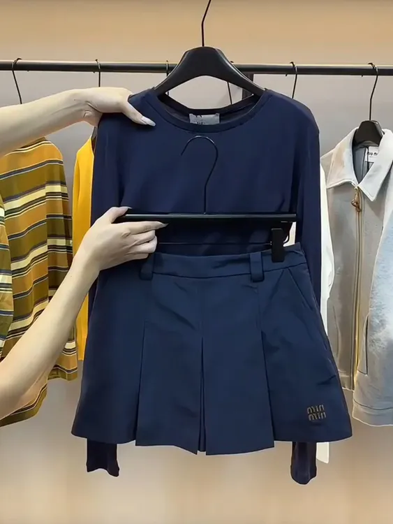 春装女2025年新款简约套装穿搭藏蓝色t恤连衣裙小个子时尚套装