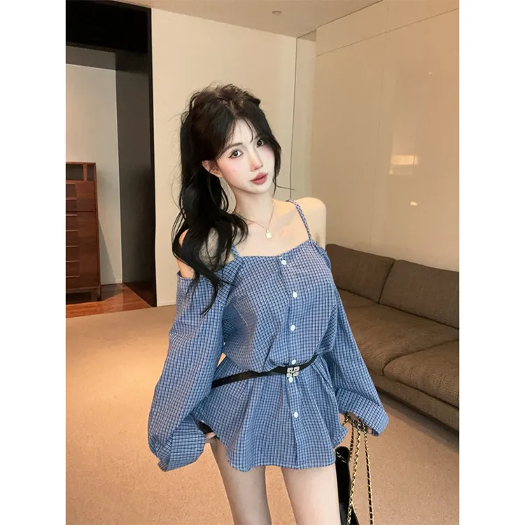 设计感长袖衬衫2025秋宽松一字肩吊带上衣女配腰带黑色短裤两件套