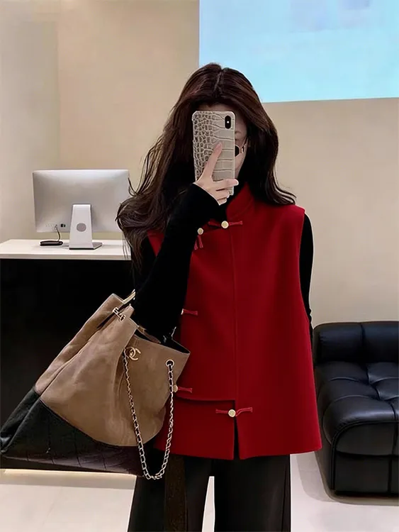 新中式国风叠穿气质新年过年红色盘扣毛呢背心马甲女款2025新款冬