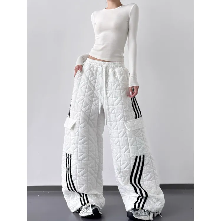 今年流行韩版撞色条纹夹棉裤女2025秋冬季新款设计感菱格阔腿裤