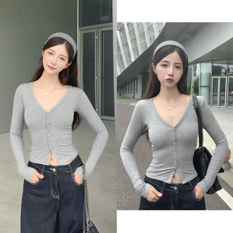 气质辣妹v领长袖纽扣T恤设计感秋冬新款女时尚修身显瘦打底上衣
