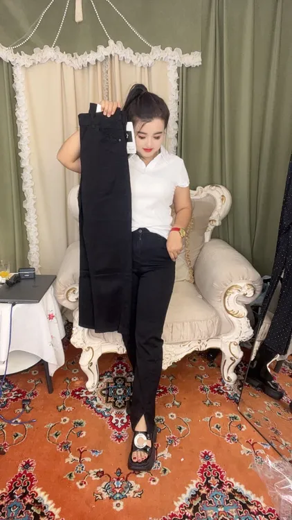 059新款热卖黑色大码女直筒牛仔裤包邮