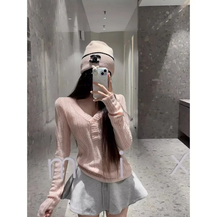 韩系V领毛织上衣女2025新款秋季慵懒风竖条螺纹针织衫镂空毛衣