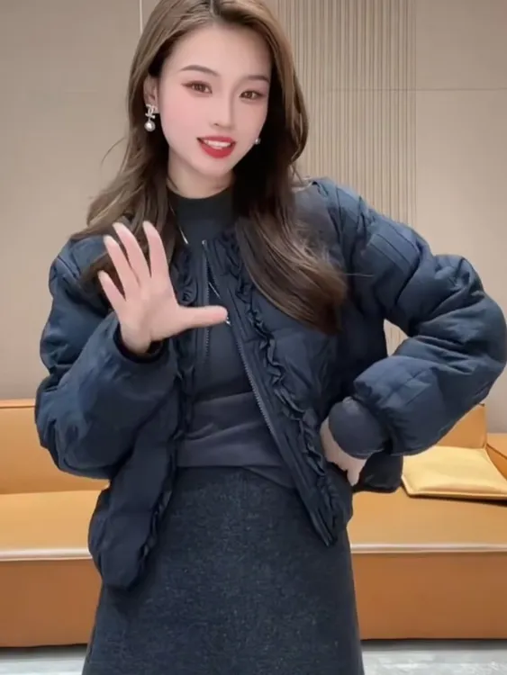 韩系圆领荷叶边短款羽绒服女2025冬季新款宽松百搭保暖白鸭绒外套