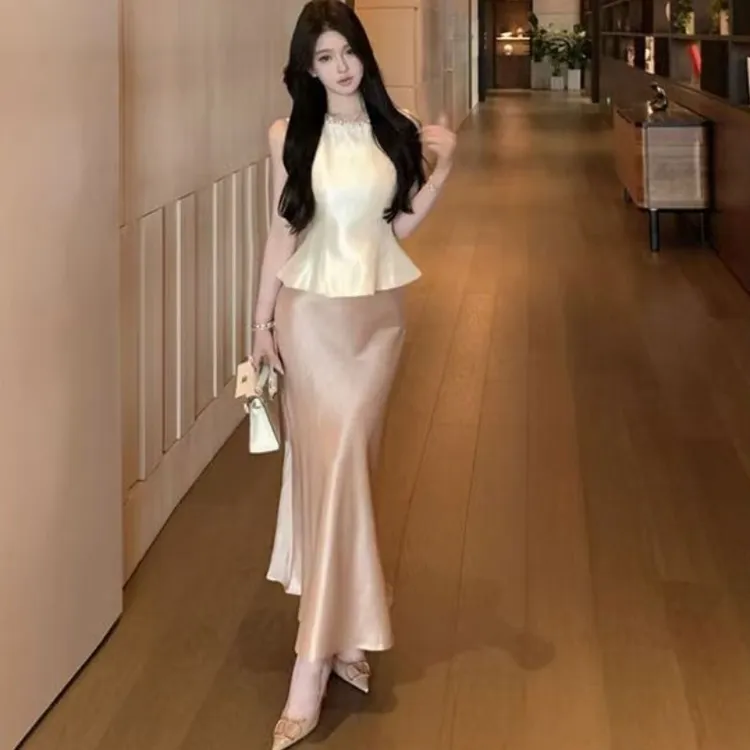 高级感无袖收腰背心女2025年夏季时尚套装包臀鱼尾百搭无袖衬衫