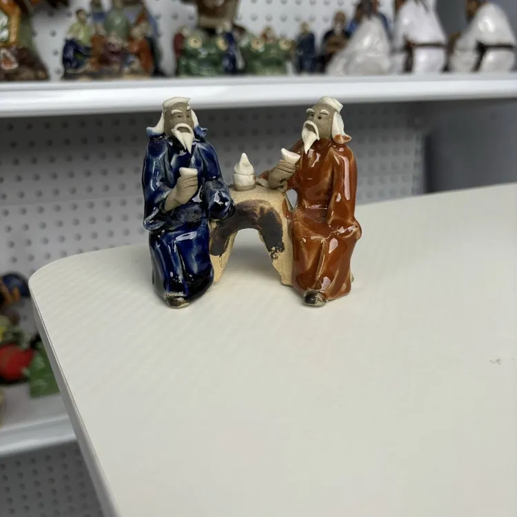 陶瓷双人对酒摆件