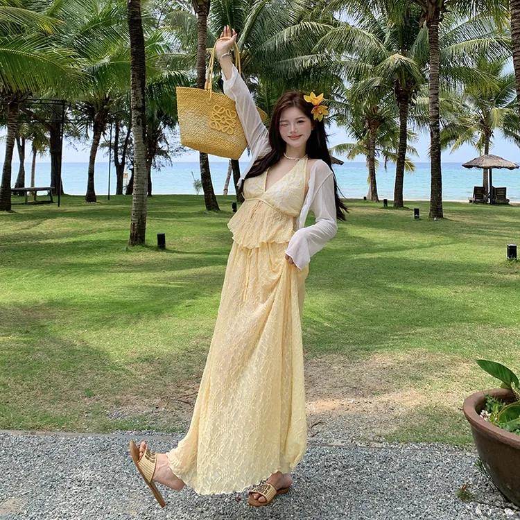 大码度假吊带长裙温柔纯欲风遮肚显瘦沙滩泳衣女微胖女孩mm比基尼