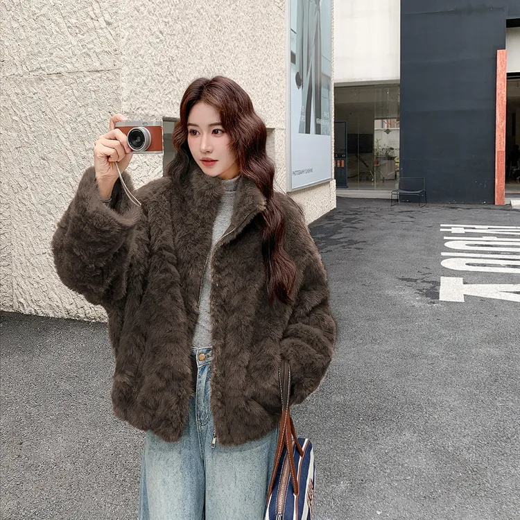 咖色高级感短款立领毛绒绒外套女2025冬季新款皮毛一体仿貂绒上衣