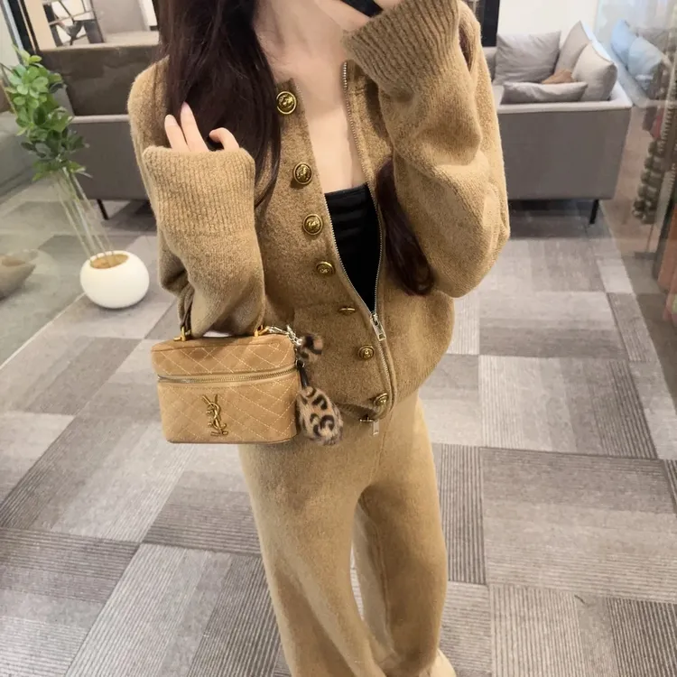 【现货】one show2025冬款显瘦宽松慵懒感上衣裤子时尚减龄休闲套装