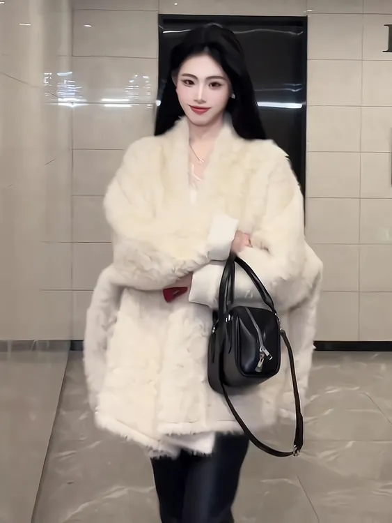 仿水貂毛绒蝙蝠袖皮毛一体外套秋冬季慵懒风披肩环保毛毛外套