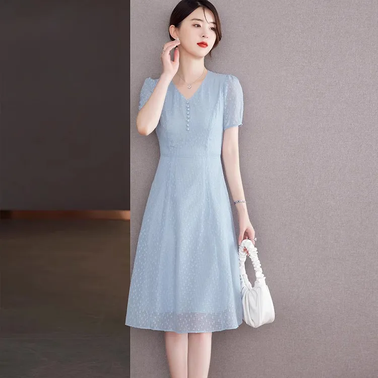 优雅爆款连衣裙2025年新款女夏季简约中长款蓝色短袖流行V领裙子
