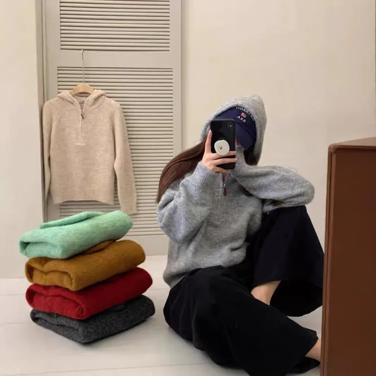 韩系纯色连帽针织毛衣女2025春季新款宽松慵懒风高级感保暖上衣