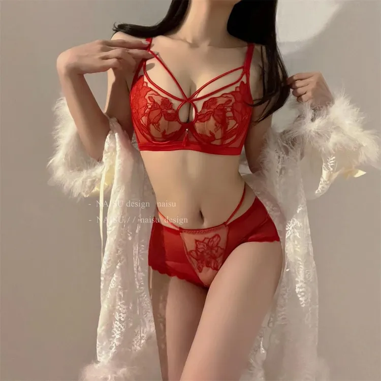 维多利亚红色法式性感本命年文胸小胸聚拢内衣女显大无钢圈性感蕾