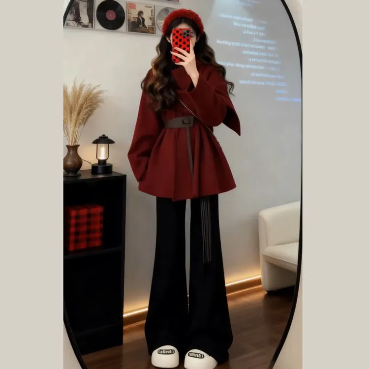 2025新款圣诞穿搭红色厚款毛呢外套女秋冬季短款大衣黑色裤子套装
