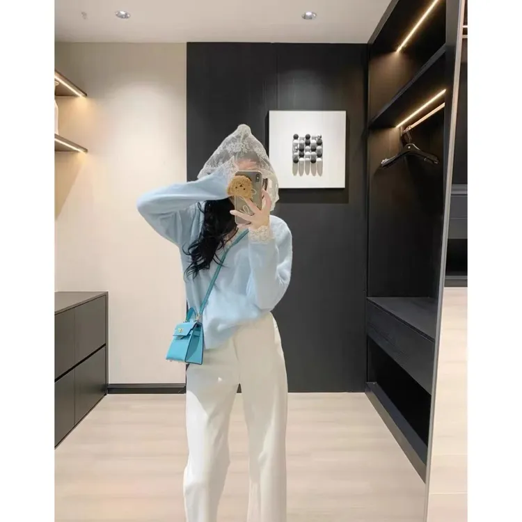 曼曼【昭和甜心】连帽拼接蕾丝V领毛衣女25967#